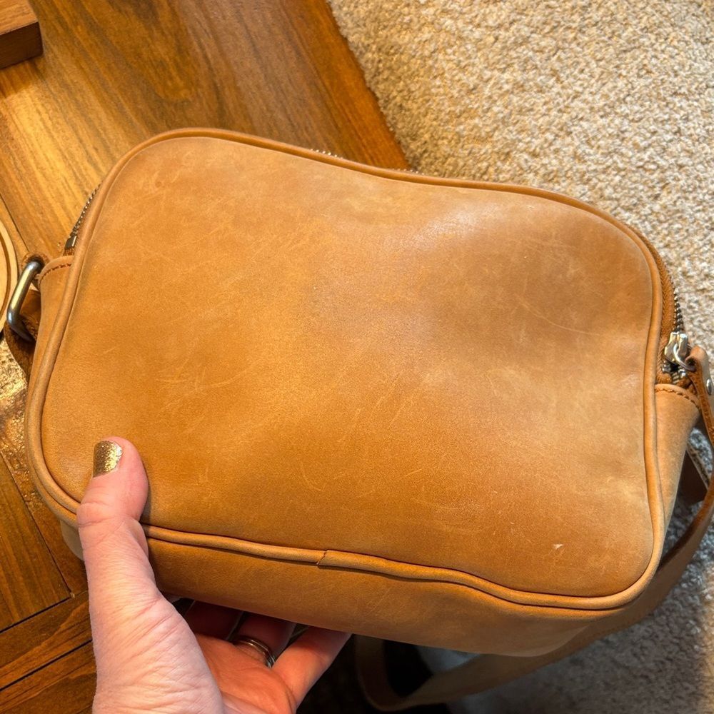 Duluth Trading Co. Tan Leather Crossbody Bag - Picture 10 of 16